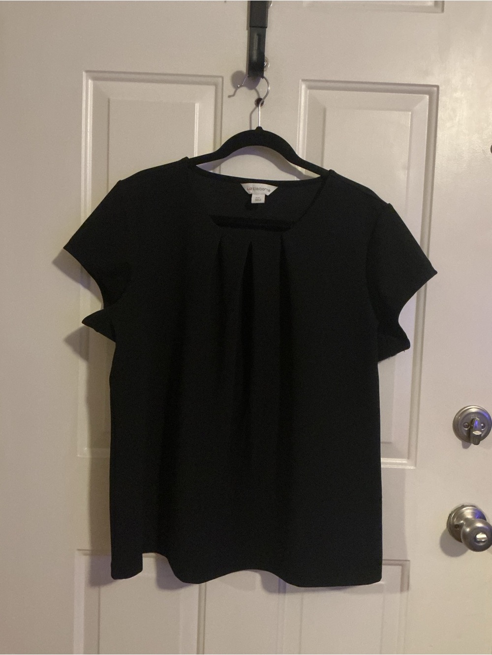 Liz Claiborne Black Pleated Short-Sleeve Blouse